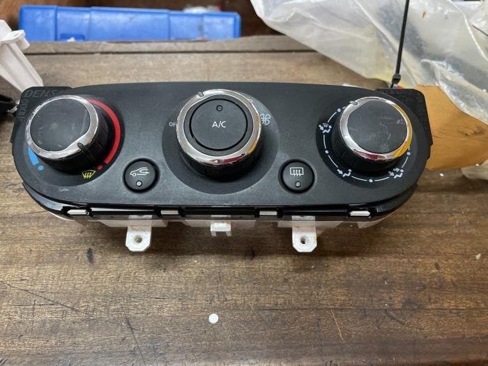 Kachel Bedieningspaneel van een Renault Captur, Gebruikt, -, Renault, -