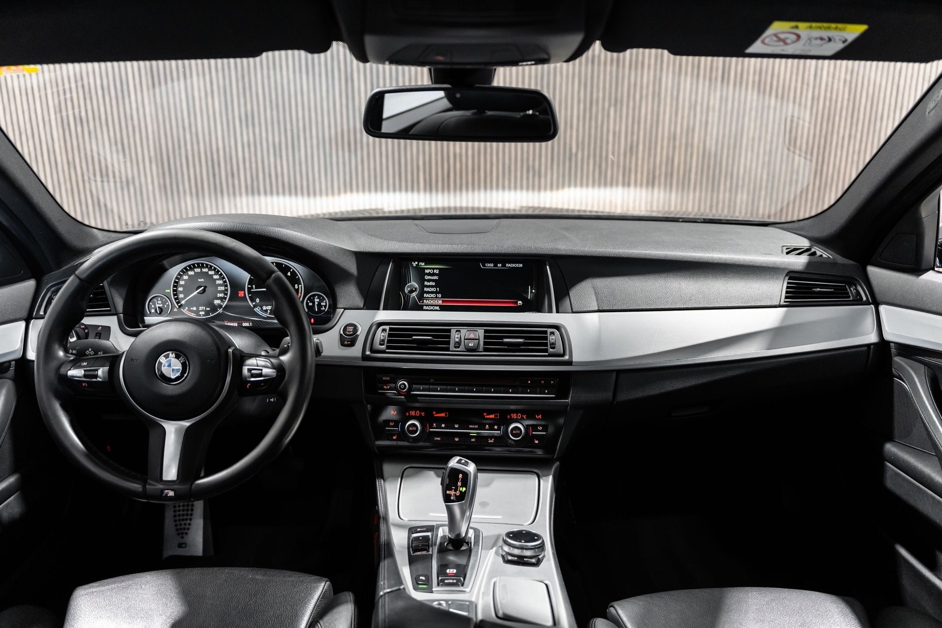 Foto 16 van BMW 5-serie High Executive M Sport | HUD | ACC | Leder | Aut