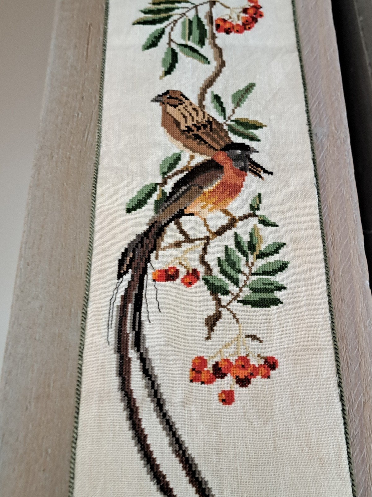 VINTAGE geborduurd schellekoord met vogels en beslag, Antiek en Kunst, Ophalen of Verzenden