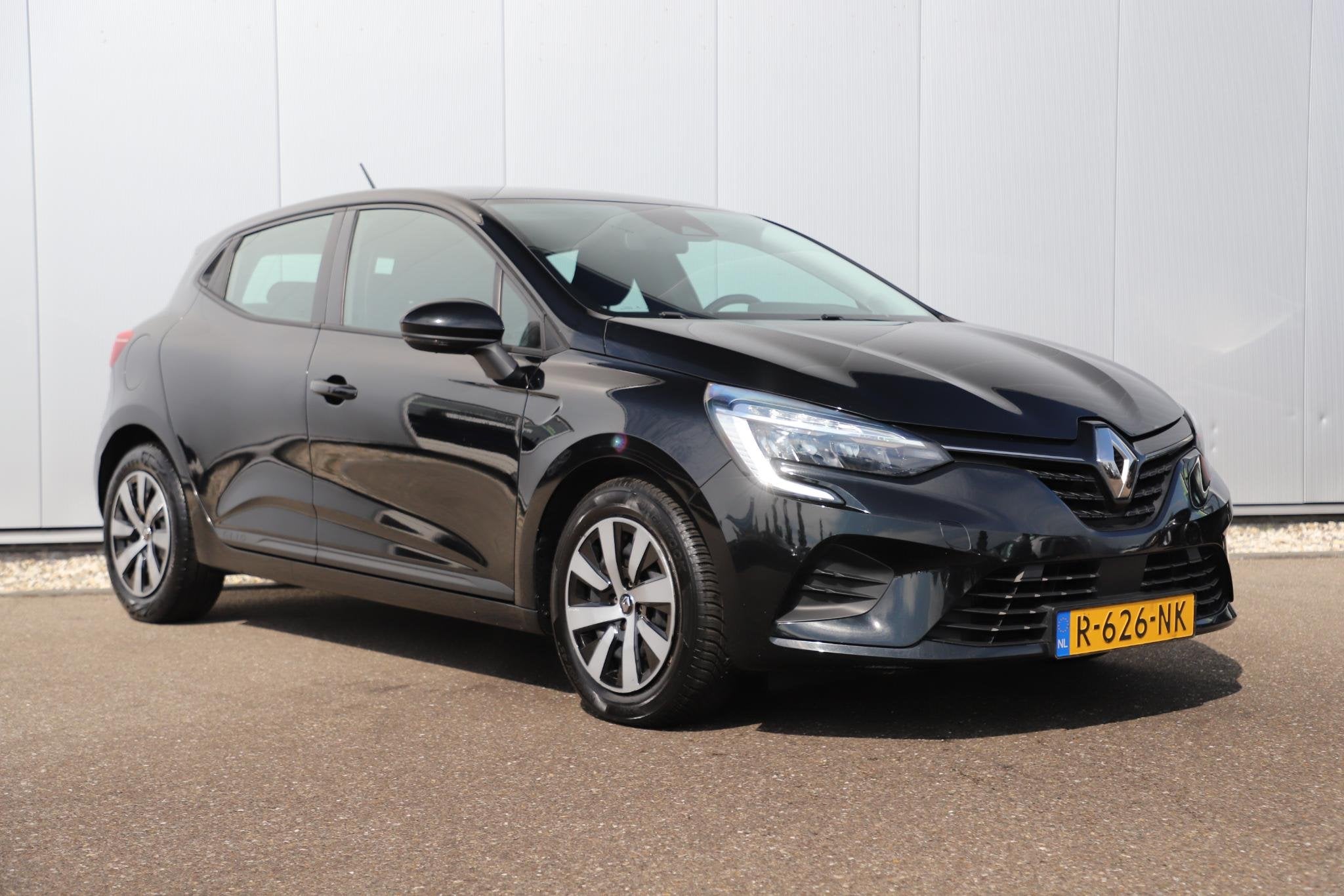 Renault Clio 1.0 TCe 90 Equilibre Navigatie Carplay Android, Auto's, Voorwielaandrijving, Gebruikt, 580 kg, Met garantie (alle)