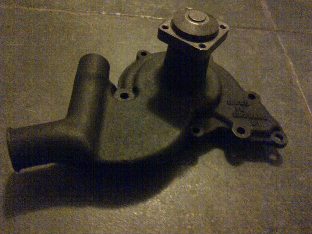 waterpomp landrover series III / 88 / 109 of rangerover, Ophalen of Verzenden, Nieuw, Land Rover
