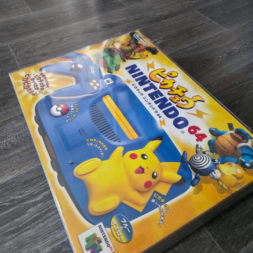 Nintendo N64 Pikachu Japan, Spelcomputers en Games, Spelcomputers | Nintendo 64, Ophalen of Verzenden, Zo goed als nieuw, Met 2 controllers