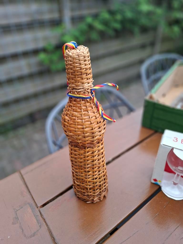 Vintage rieten fles met dop - fles met lint Roemenië, Ophalen of Verzenden