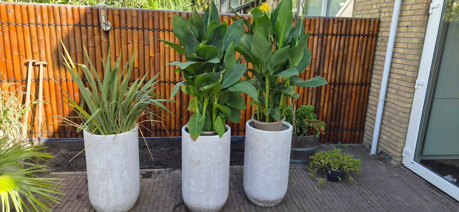 4 Grote witte bloempotten voor buiten, Gebruikt, 40 cm of meer, Rond, Ophalen of Verzenden