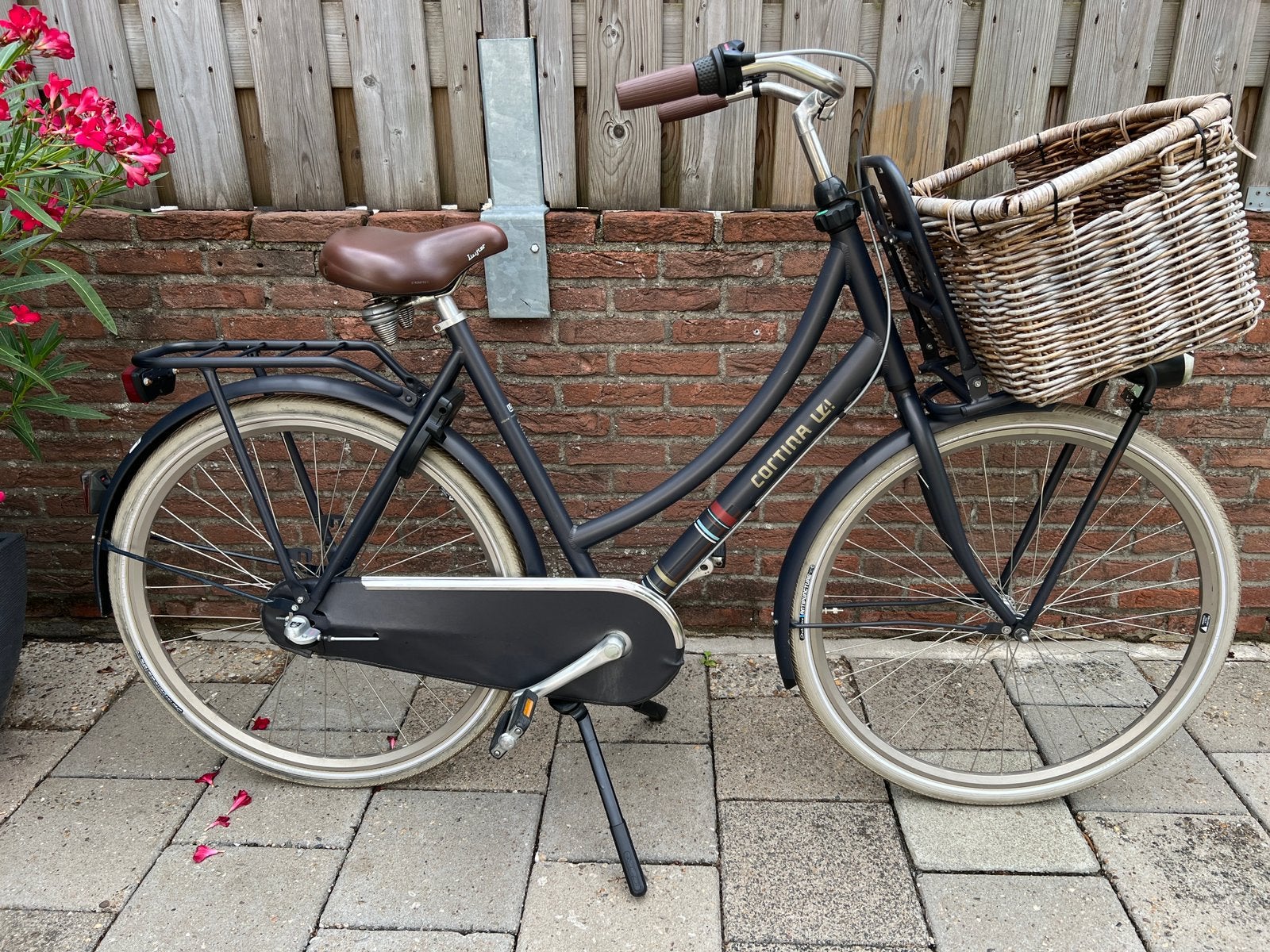 Cortina U4 Meisjes/Damensfiets Transport (nieuwe model), Fietsen en Brommers, Fietsen | Dames | Damesfietsen, Terugtraprem, Versnellingen
