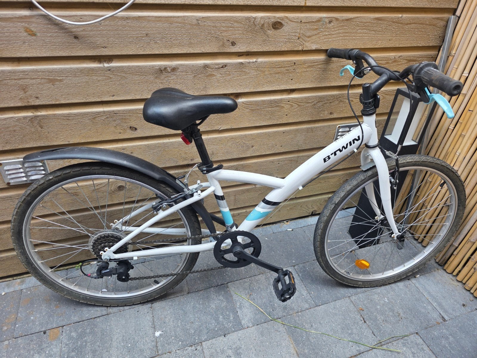 B'Twin 24 inch kinderfiets met 6 versnellingen - Gebruikt, Fietsen en Brommers, Fietsen | Kinderfietsjes, Ophalen, Gebruikt, 20 inch of meer