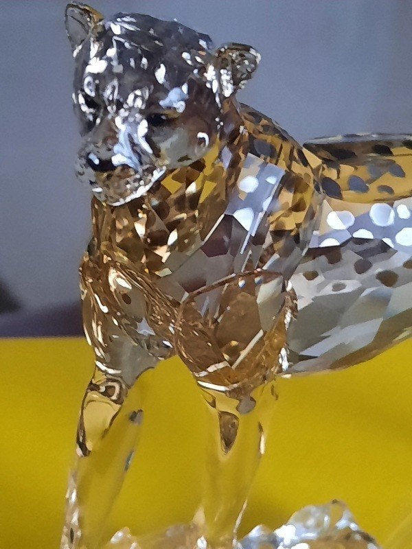 Swarovski scs jaarstuk 2023 jachtluipaard Mehira nieuw, Ophalen of Verzenden, Nieuw, Figuurtje