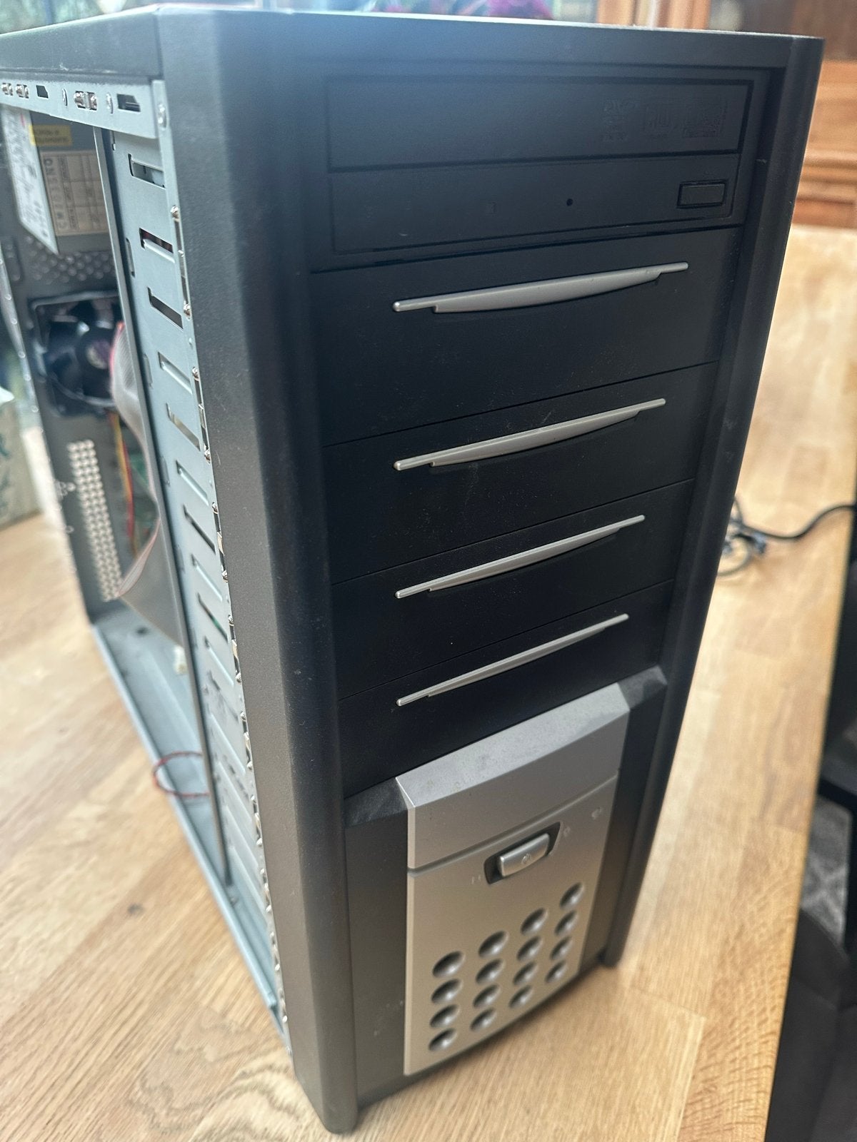 Full Tower PC Kast met Voeding en ABIT KT7 RAID Moederbord, Ophalen, Gebruikt