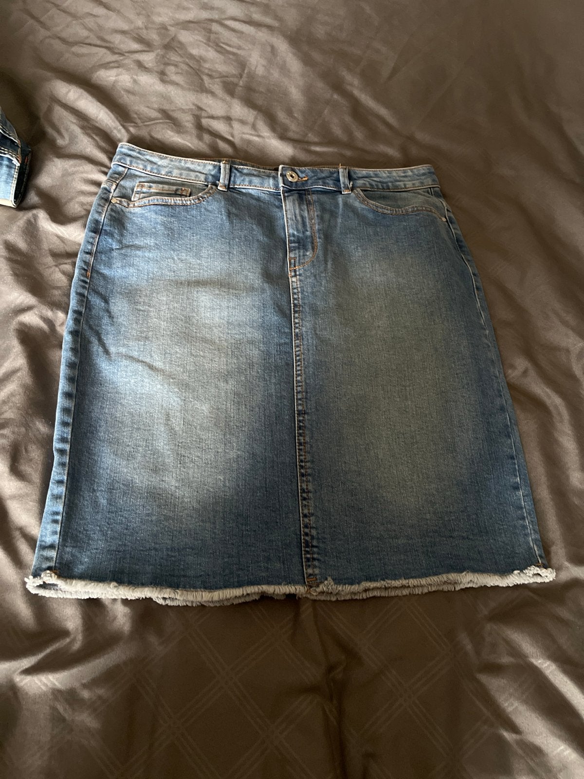 Only spijkerrok maat 42, Kleding | Dames, Rokken, Zo goed als nieuw, Maat 42/44 (L), Blauw, Knielengte, Ophalen of Verzenden