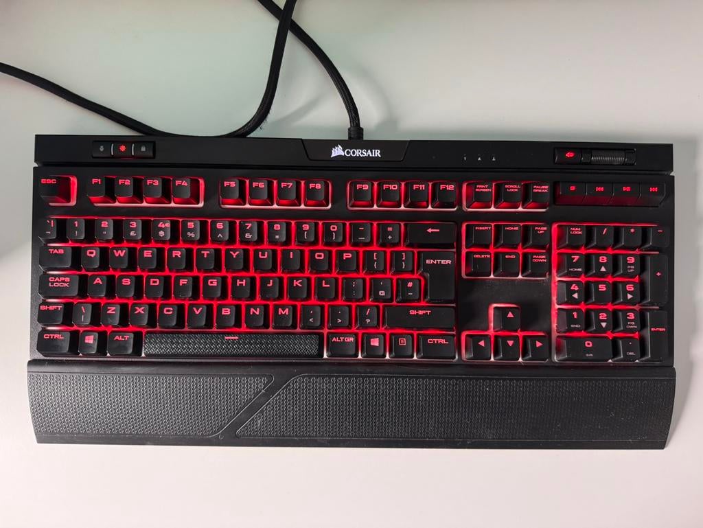 Corsair STRAFE RGB MK.2 – Cherry MX Silent, Computers en Software, Toetsenborden, Gebruikt, Gaming toetsenbord, Ophalen of Verzenden