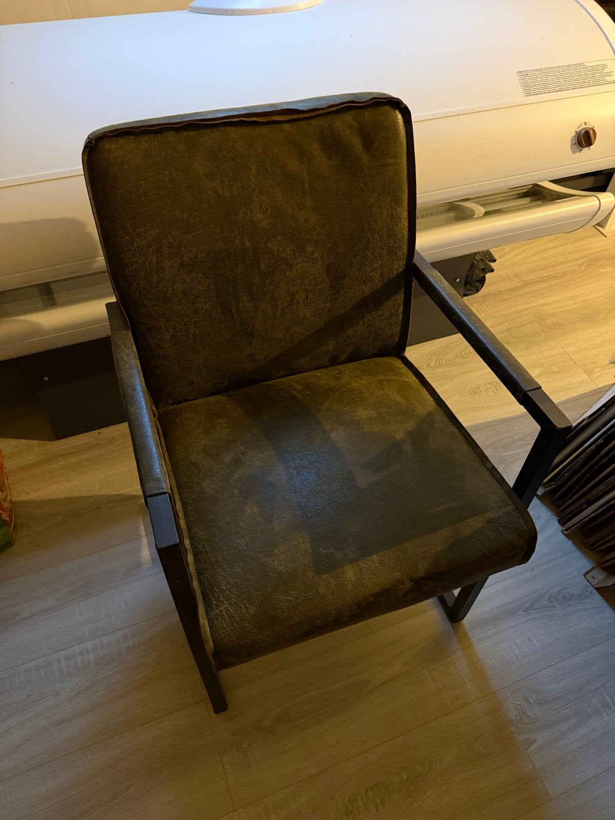 Gratis 2 leren eetkamerstoelen, Ophalen, Gebruikt, Twee, Overige kleuren