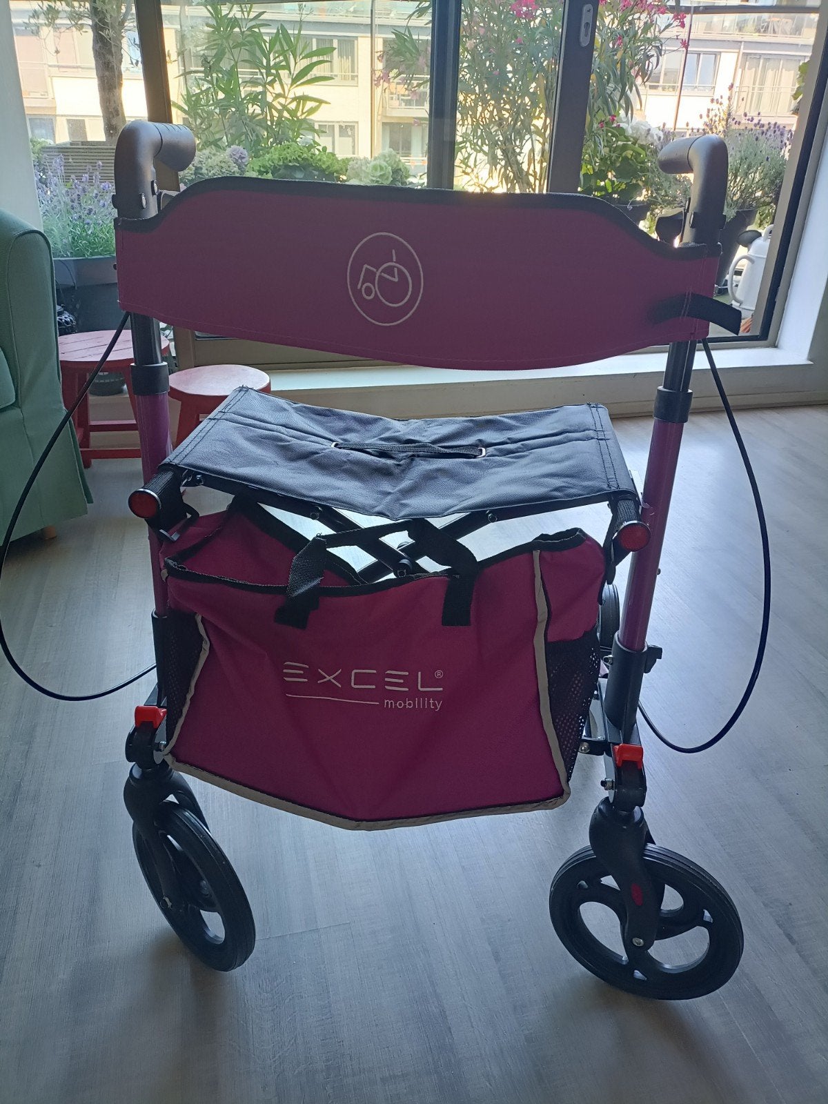 Opvouwbare lichtgewicht rollator., Ophalen of Verzenden, Lichtgewicht, Zo goed als nieuw