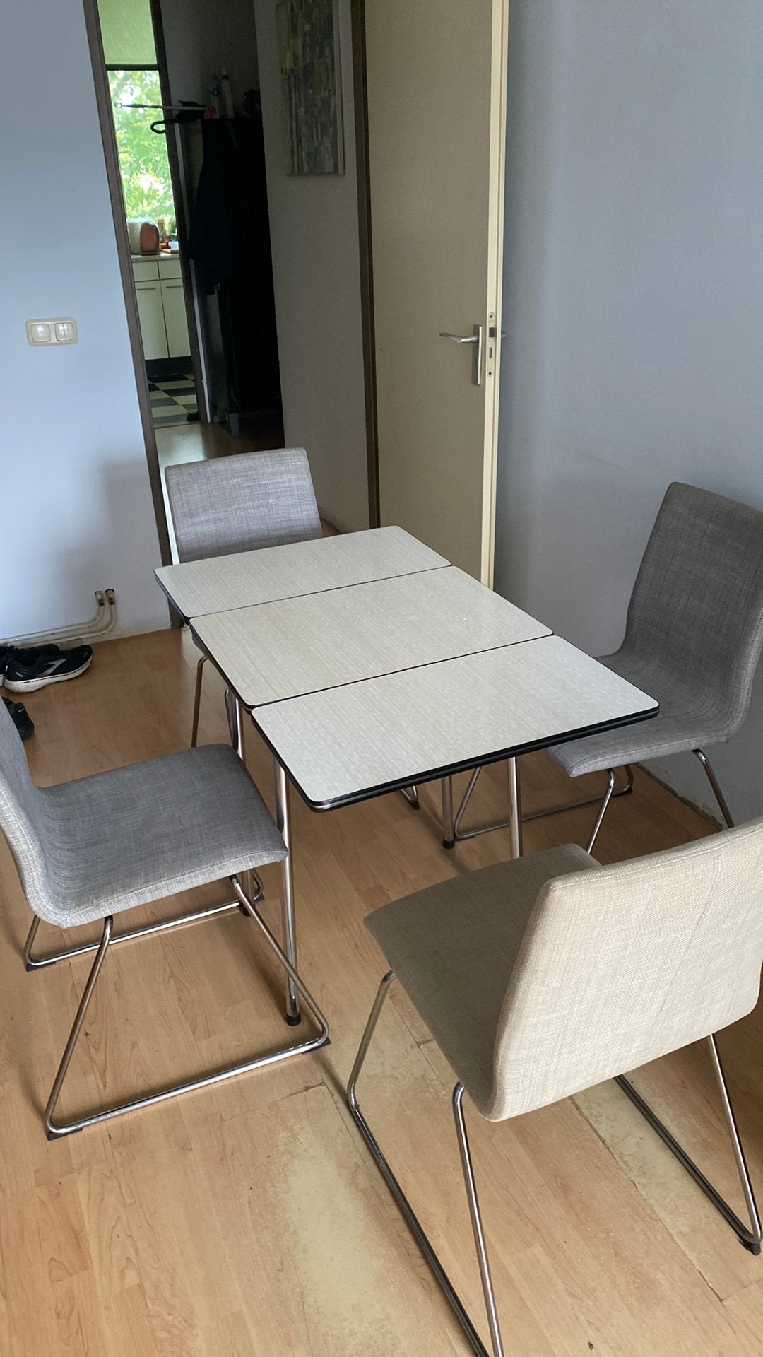 Stoelen plus vintage tafeltje, Ophalen, Zo goed als nieuw, Vier, Vintage in