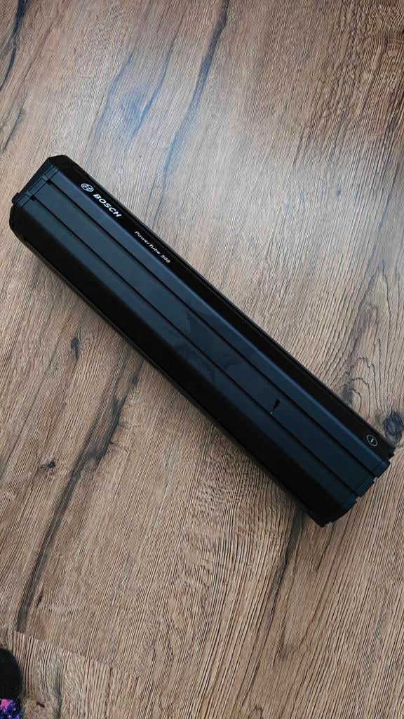 Bosch powertube accu 500 wh verticaal. Zo goed als nieuw., Fietsen en Brommers, Fietsaccessoires | Fietsaccu's, Ophalen of Verzenden
