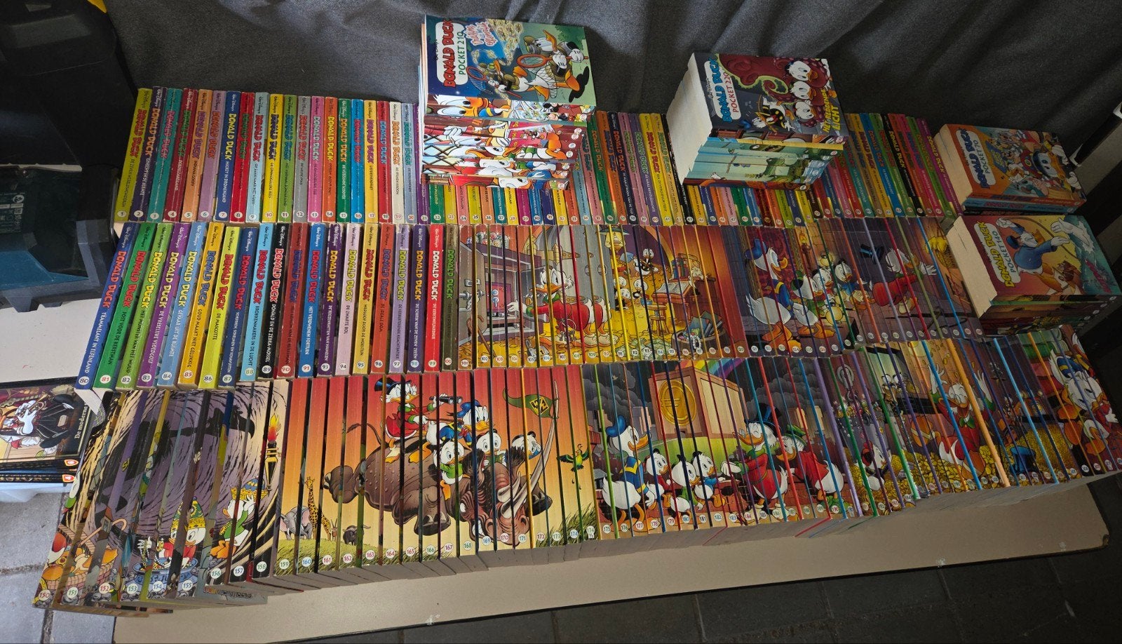 Ca. 350 Donald Duck pockets/themapockets te koop (opruiming), Meerdere stripboeken, Ophalen of Verzenden, Gelezen