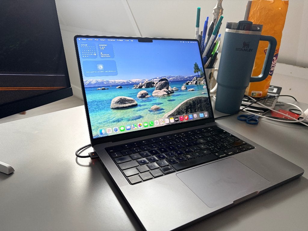 Foto 2 van MacBook Pro 14 inch M1 Pro 16GB RAM 512GB SSD