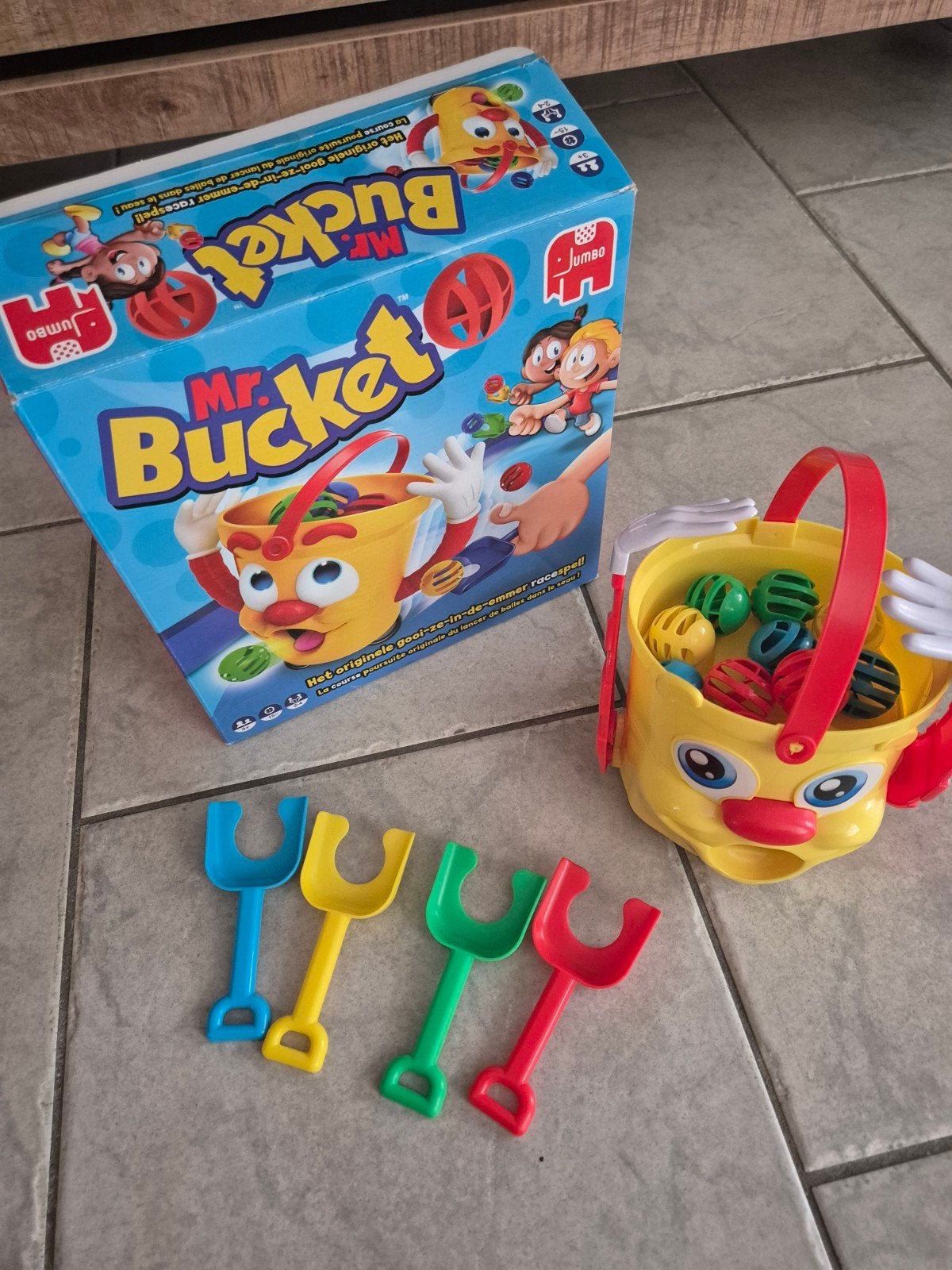 Jumbo Mr. Bucket: Het originele gooi-in-de-emmer racespel!, Ophalen of Verzenden