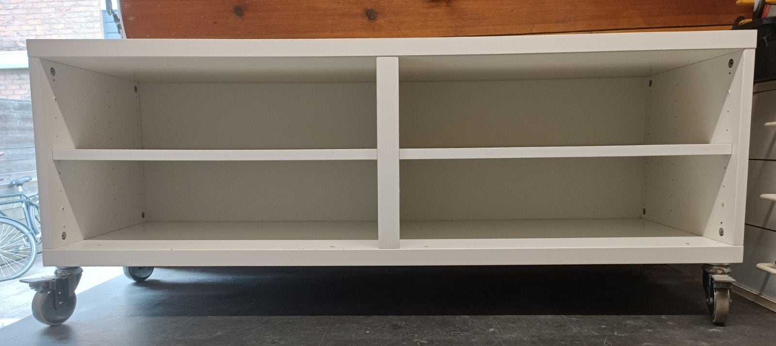 Ikea Besta TV-meubel op wielen 120x40x48 cm

Contact: beric, Ophalen, 25 tot 50 cm, Minder dan 100 cm
