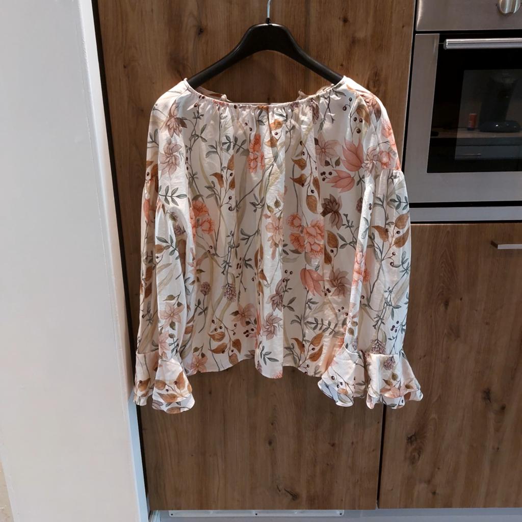 Mooie nieuwe Blouse maat 42, Kleding | Dames, Blouses en Tunieken, Ophalen of Verzenden, Nieuw, Maat 42/44 (L)