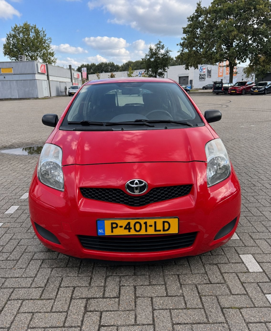 Toyota Yaris 1.0 12V Vvt-i 3DR 2009 Rood, Voorwielaandrijving, 40 €/maand, Handgeschakeld, Particulier