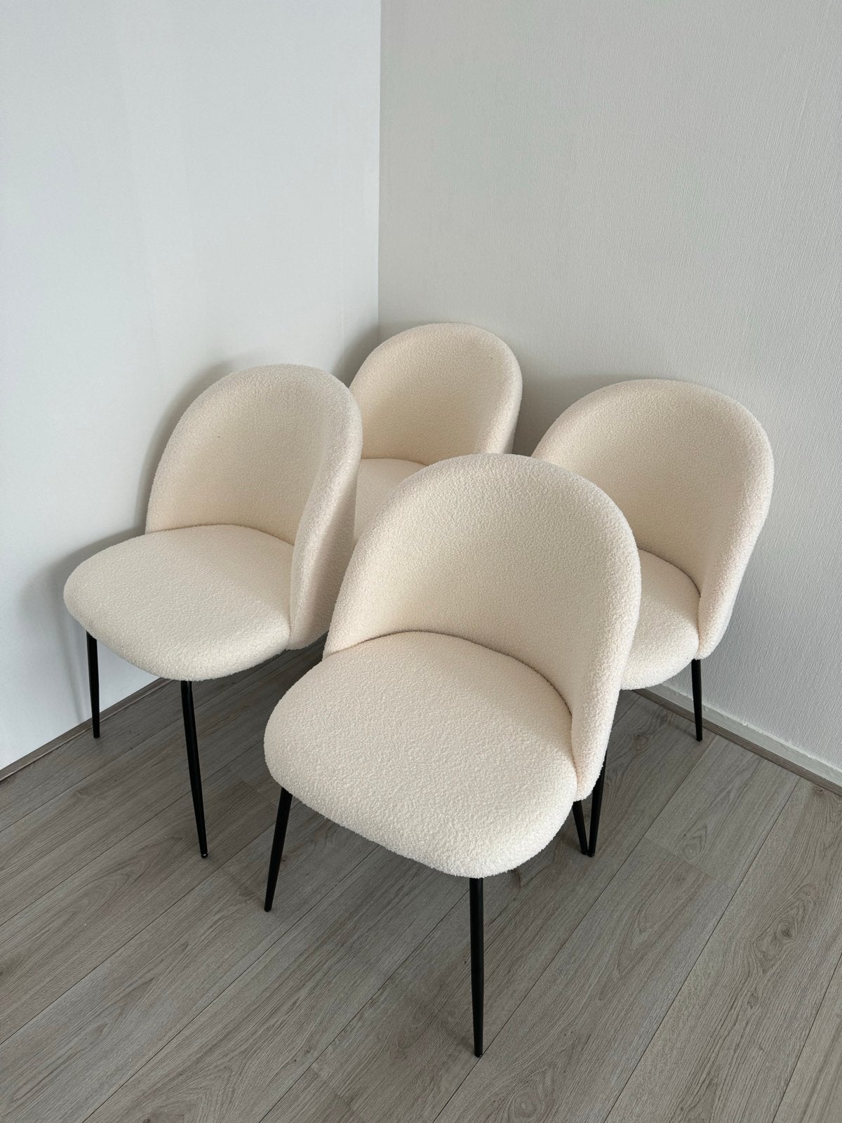 4 Skalum eetkamerstoelen 2 jaar oud, Gebruikt, Overige kleuren, Ophalen of Verzenden, Vier
