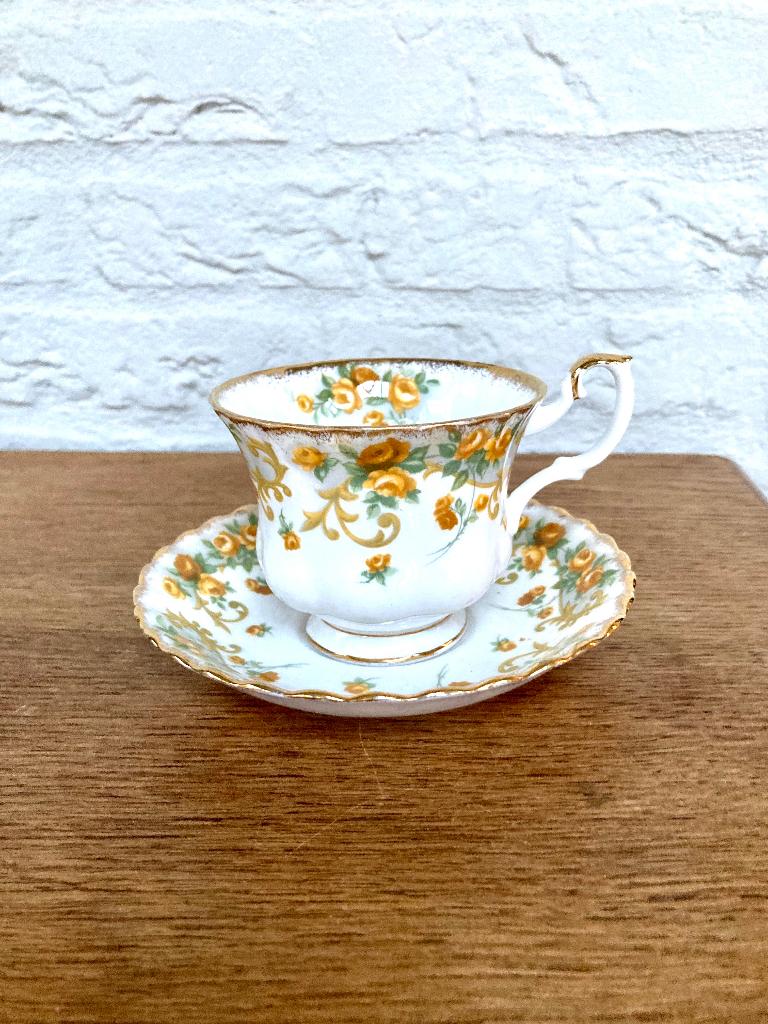 Royal Albert England: kop & schotel serie Marjorie Sheraton, Ophalen of Verzenden, Zo goed als nieuw, Overige stijlen, Kop(pen) en/of Schotel(s)