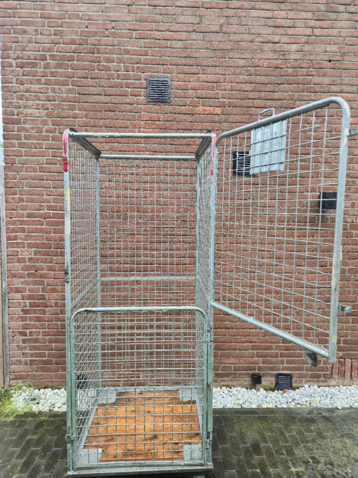 Zeer nette anti diefstal rolcontainers te koop!, 100 liter of meer, Ophalen, Zo goed als nieuw, Transportkar