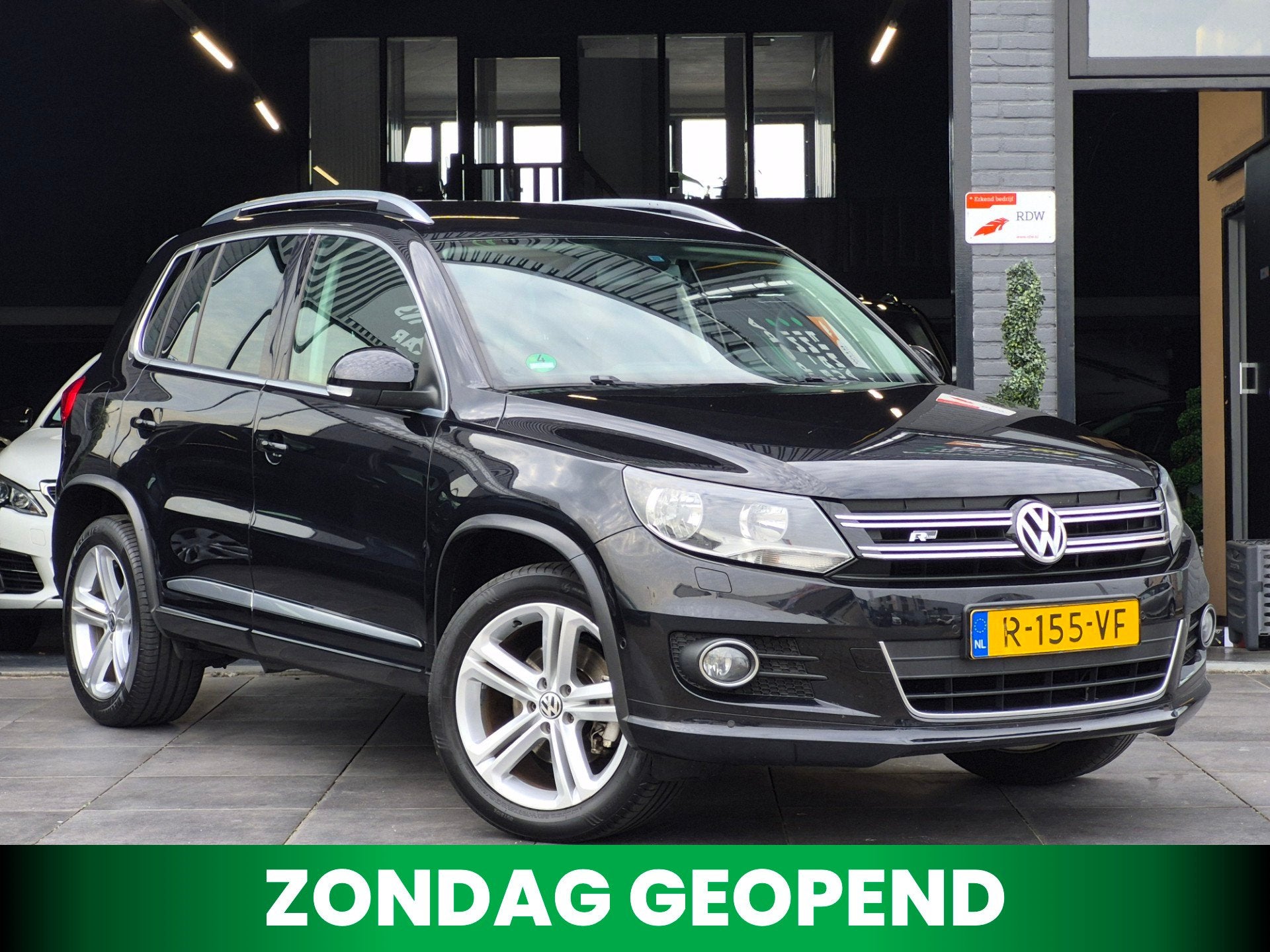 Volkswagen Tiguan 1.4 TSI R-Line Edition|PDC|StoelVW|Airco, Voorwielaandrijving, Euro 5, Gebruikt, 4 cilinders