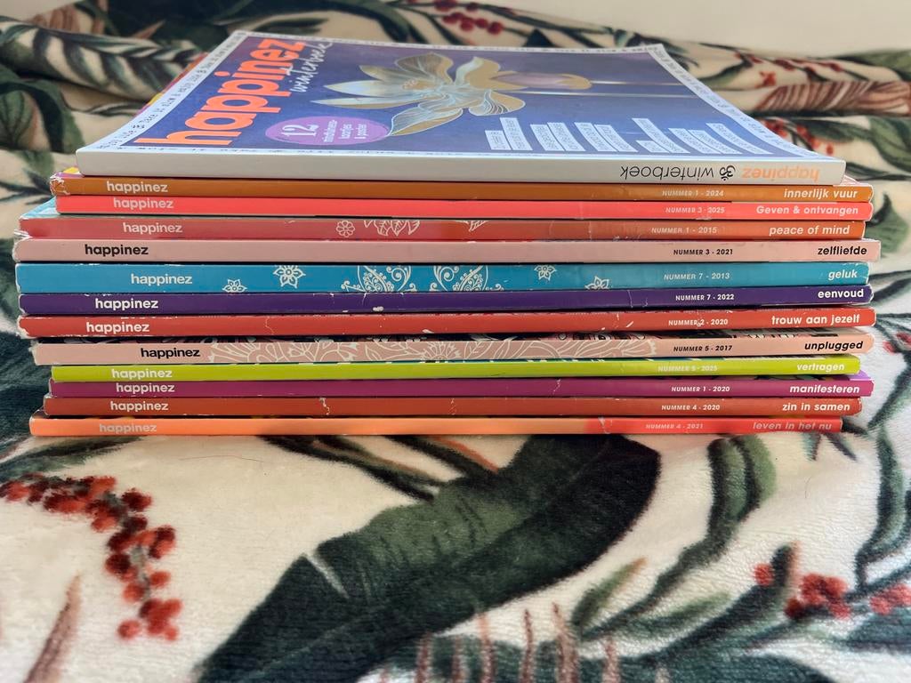 13 Happinez tijdschriften - diverse jaargangen, Ophalen of Verzenden, Gelezen, Lichaam en Geest