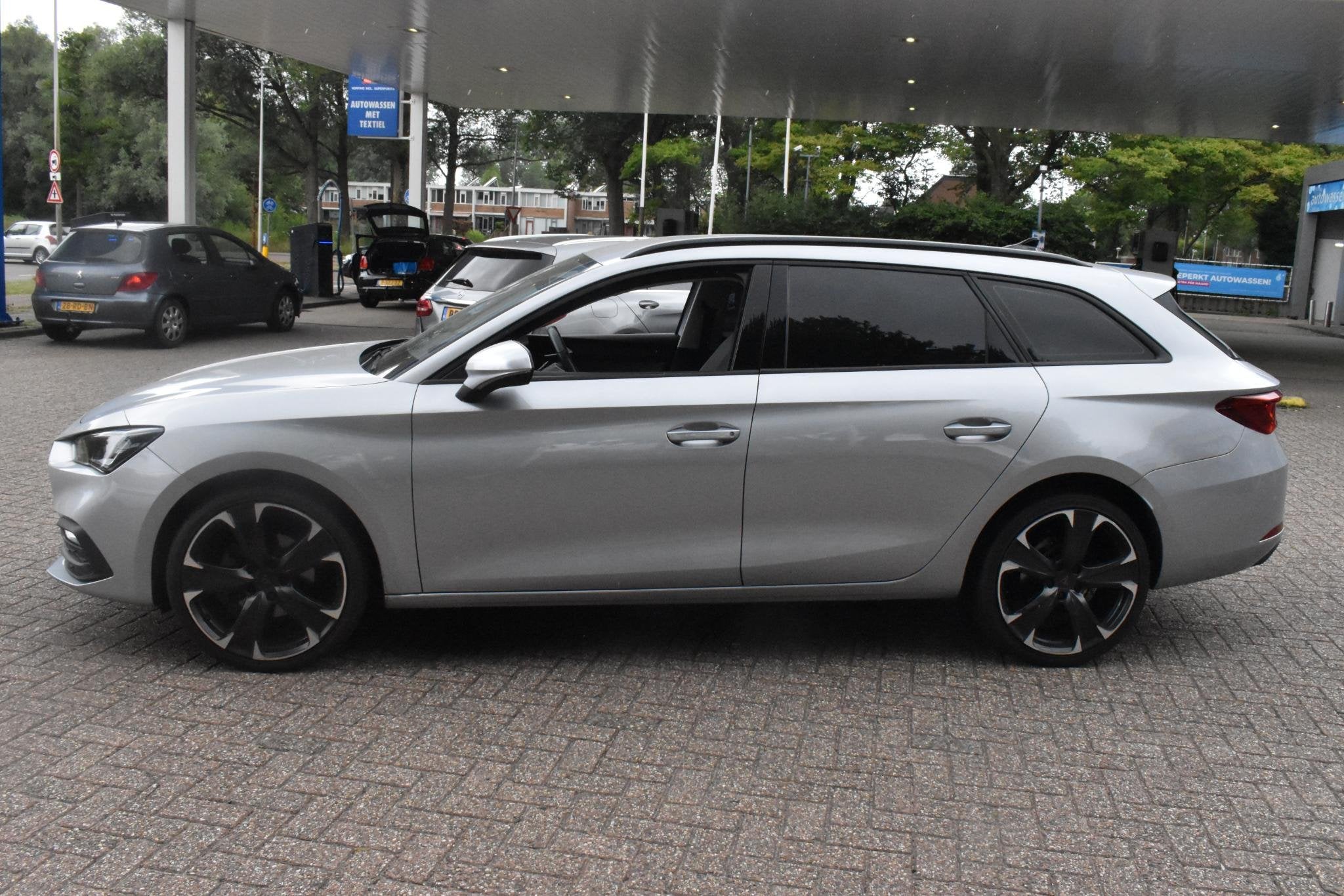 SEAT Leon Sportstourer 1.5 eTSI Style | 23.349 km | Navigati, Auto's, Stof, 4 cilinders, 150 pk, Leon