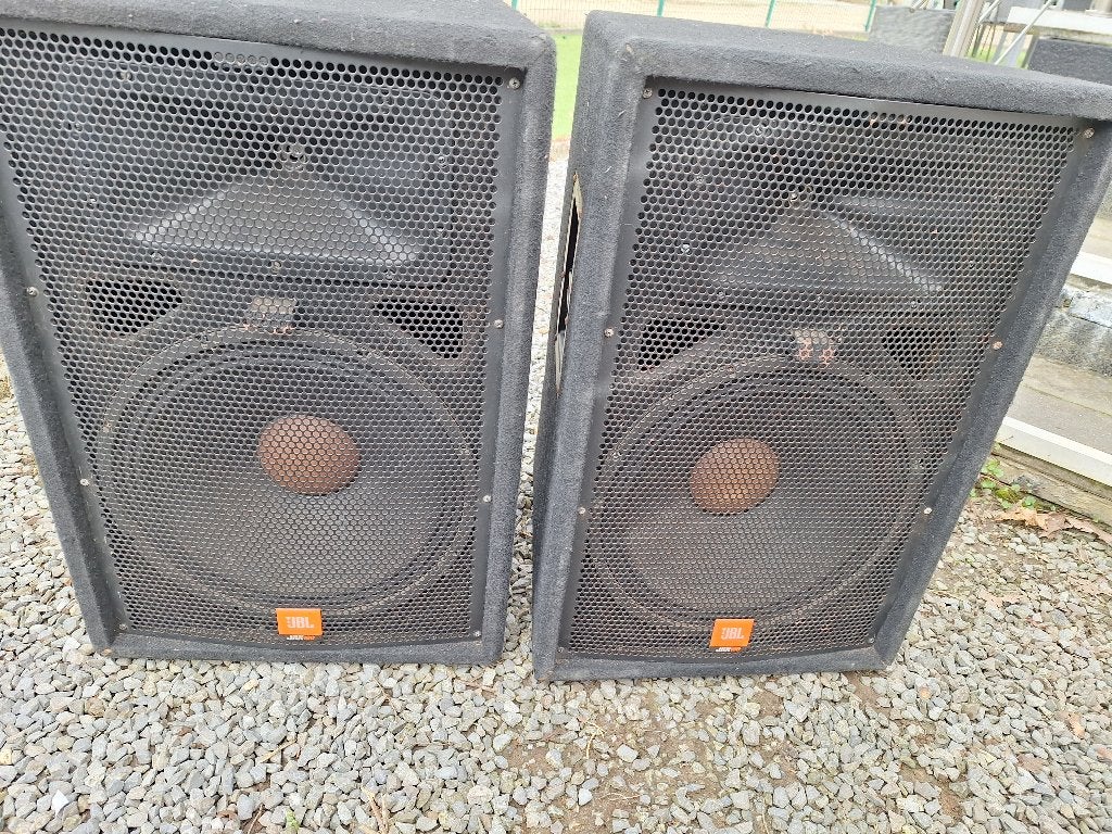 JBL 15 inch passieve speakers Full Range, Ophalen, Gebruikt, Party speaker, 120 tot 150 watt