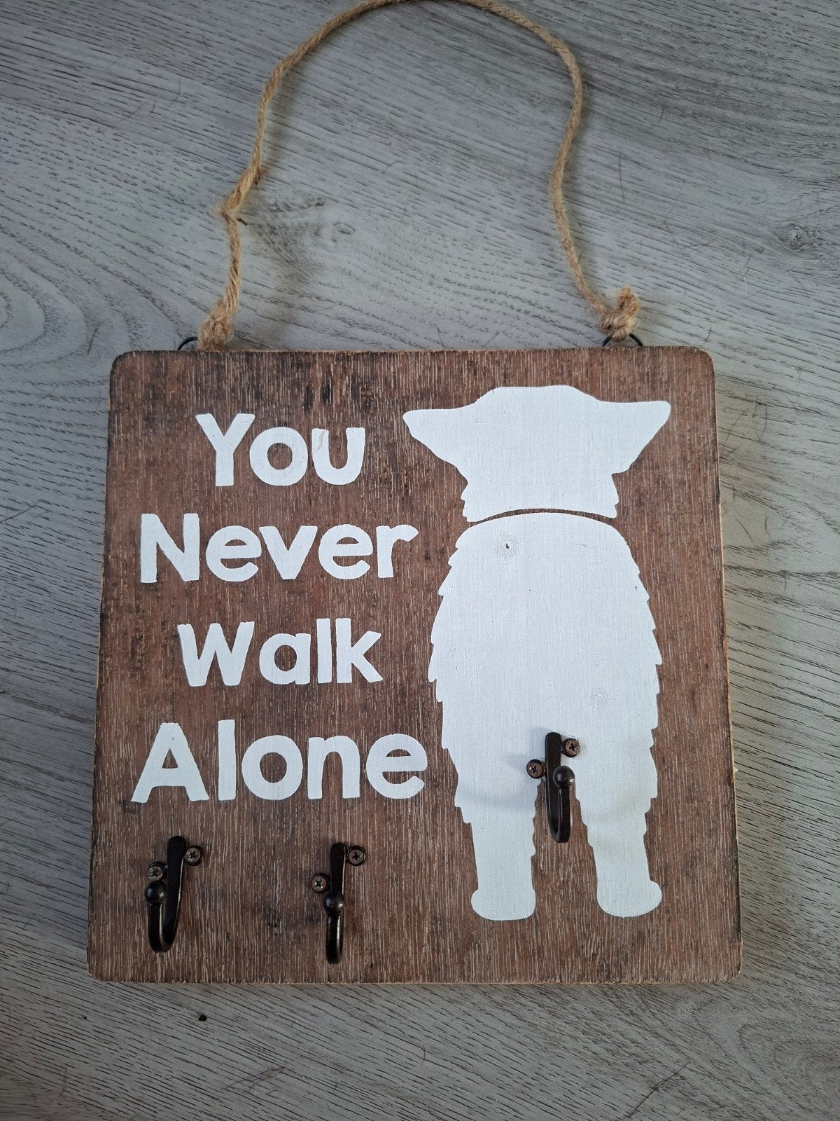 nieuwe kapstok hangbordje hond you never walk alone, Ophalen of Verzenden, Nieuw