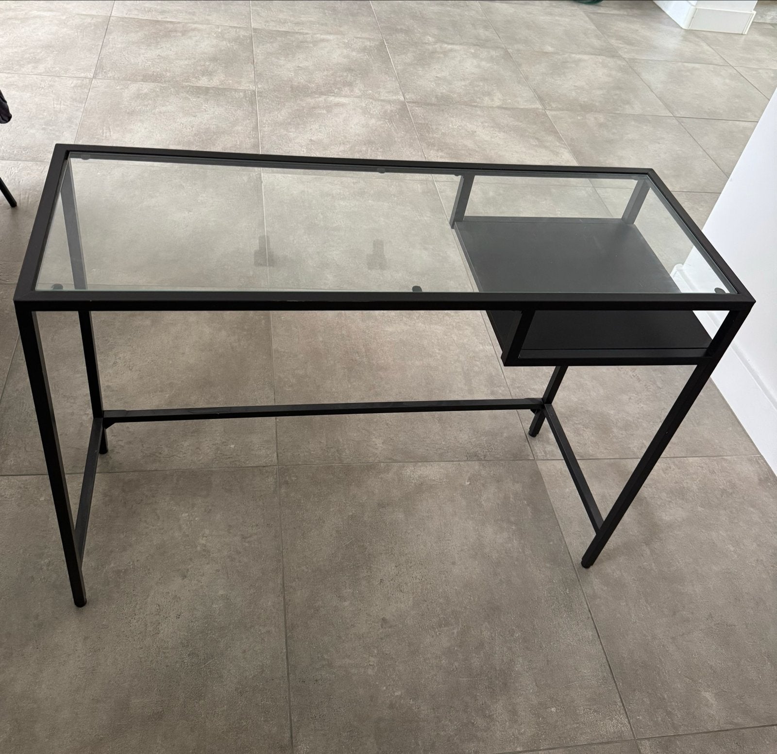 IKEA VITTSJÖ Laptoptafel Zwart - Modern en Compact, Ophalen, Demontabel, Metaal, Zo goed als nieuw
