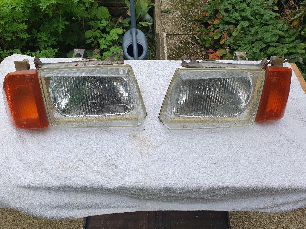 Ford Escort 1984 koplampen compleet, Ophalen, Gebruikt, Ford