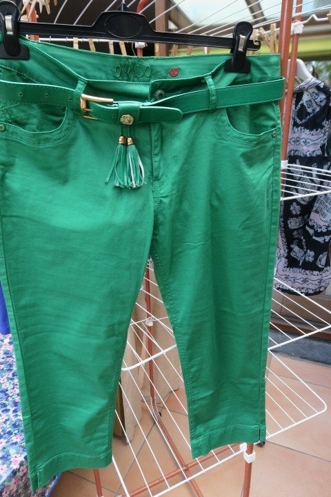 Broek 7/8 nieuw met riem groen Onado Jeans mt 42, Kleding | Dames, Onado Jeans, Maat 42/44 (L), Nieuw, Ophalen of Verzenden