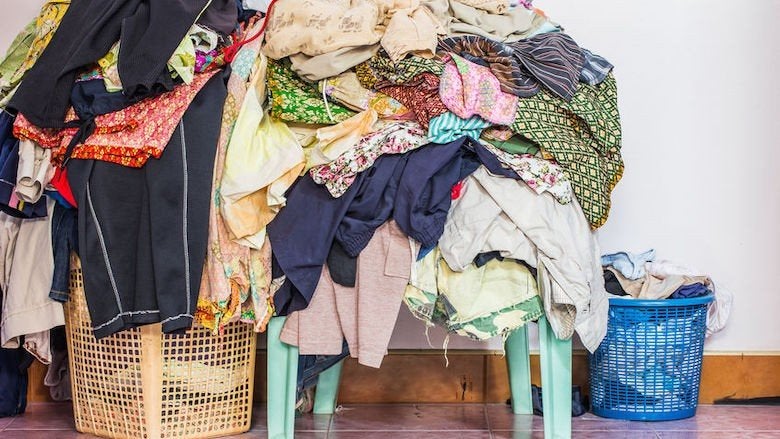ongesorteerde partijen textiel kleding. Voor kringloop, Ophalen