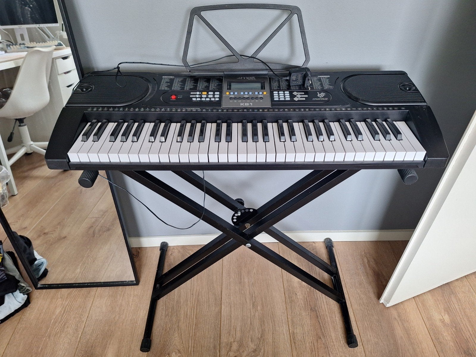 Max Music KB1 Keyboard met standaard, Met standaard, Ophalen, Overige merken, 61 toetsen