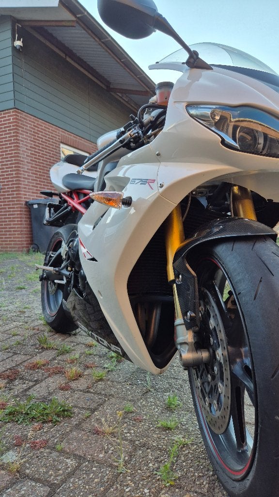 TRIUMPH DAYTONA 675 R  -  2011  -  NIEUWSTAAT, Motoren, 675 cc, Motorrijbewijs A, Gebruikt, 3 cilinders