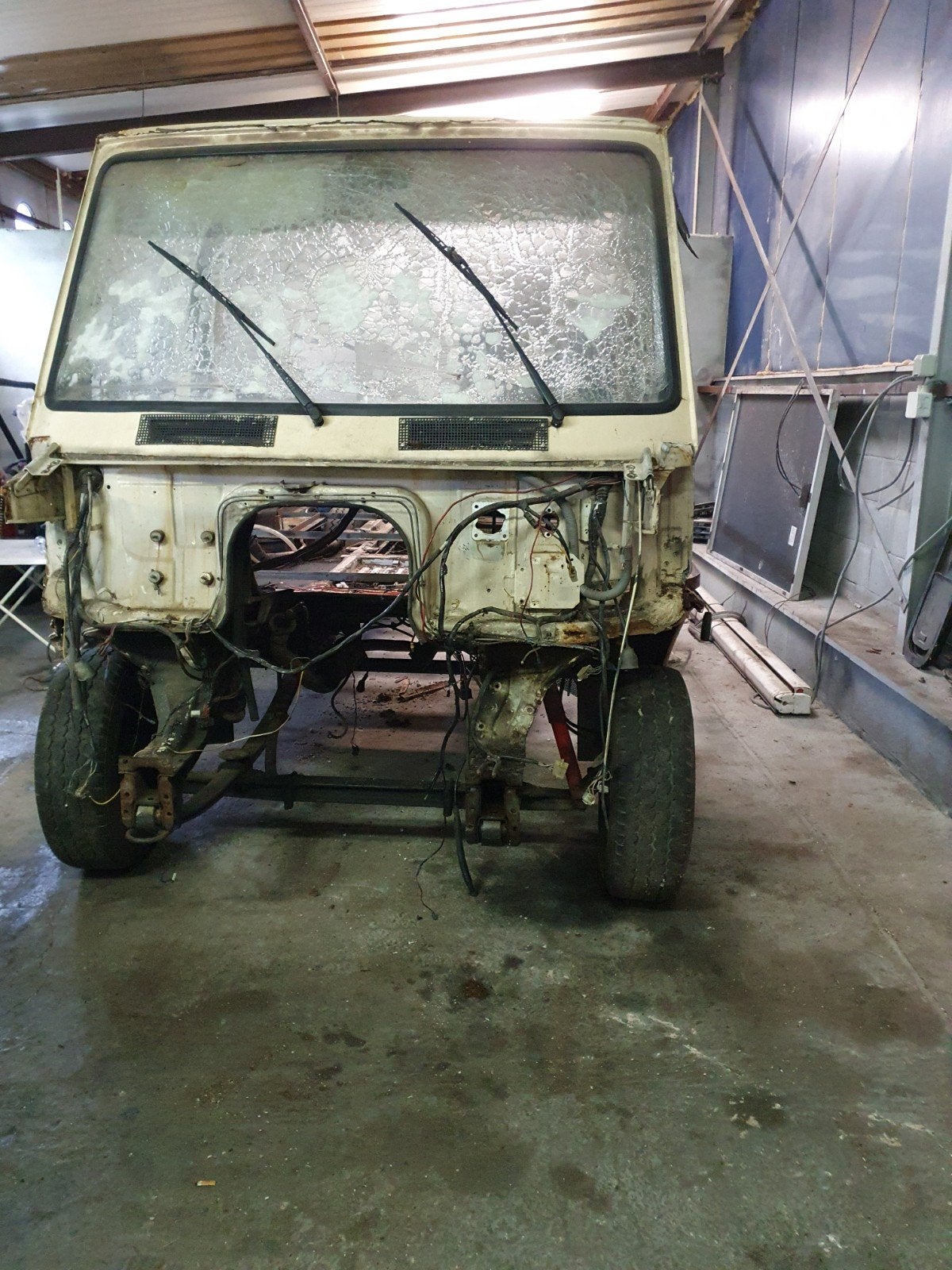 te koop Mercedes 307D 310 410 207  208 chassi+kenteken  1981, Ophalen, Gebruikt