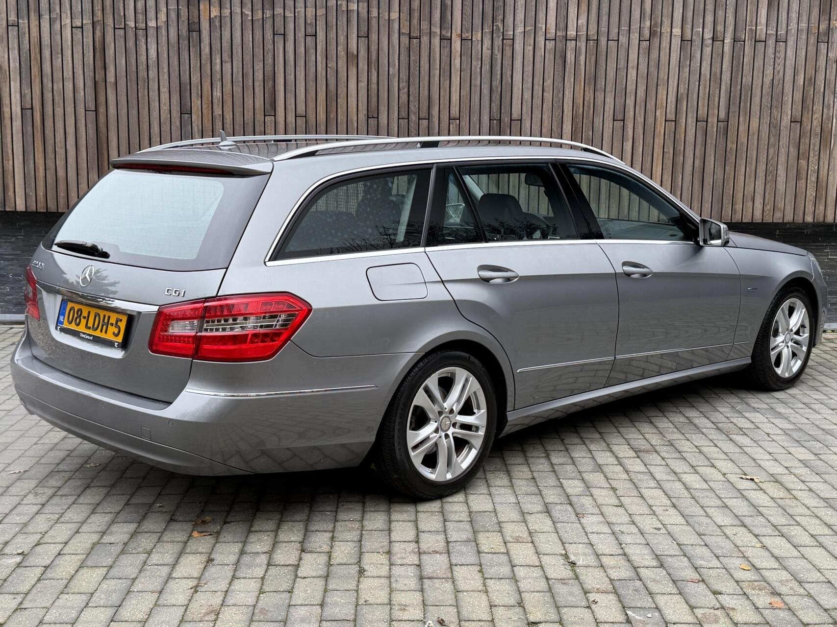 Mercedes E-klasse Estate 200 CGI Avantgarde Automaat | Uniek, Auto's, Automaat, Euro 5, Achterwielaandrijving, Gebruikt