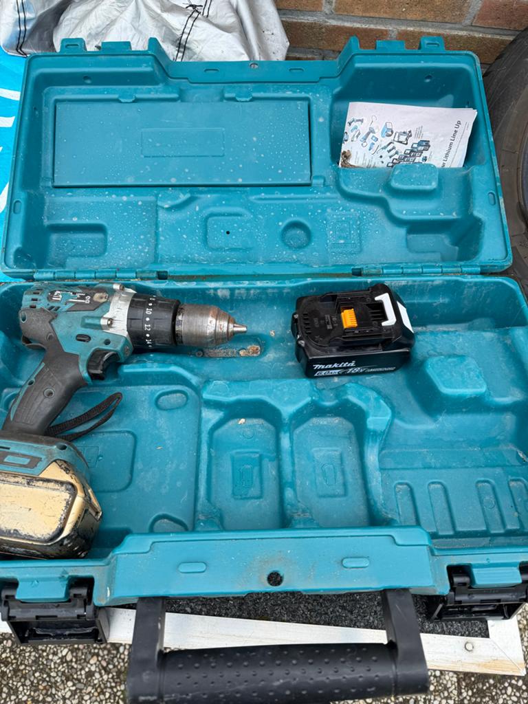 Makita Boor- en Schroefmachine met Accu en Koffer, Gebruikt, Variabele snelheid, Ophalen of Verzenden, Boor- en Schroefmachine