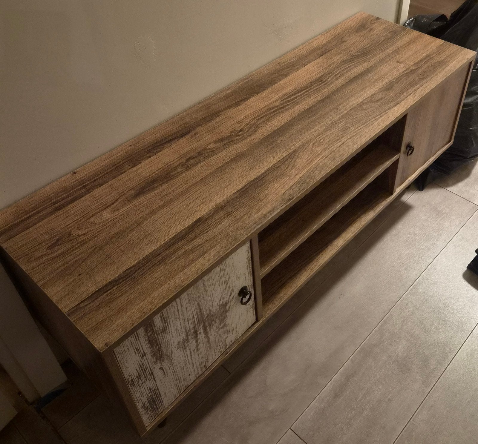 Stijlvol TV-meubel met opbergruimte, Ophalen, 100 tot 150 cm, Modern, Rustiek, Zo goed als nieuw