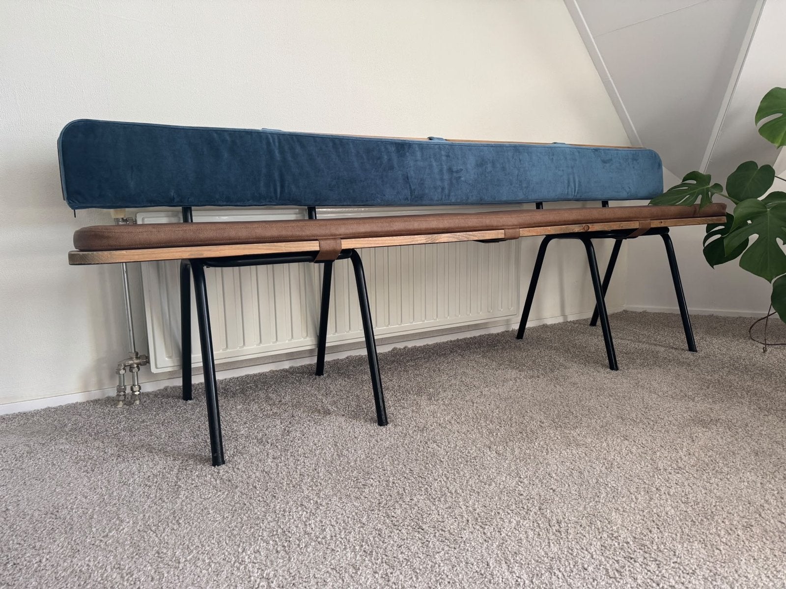 Eetkamerbank met blauw kussen, Huis en Inrichting, Ophalen, 75 tot 100 cm, Zo goed als nieuw, 200 tot 250 cm