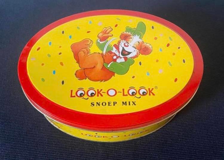 Ovaal blik van Look-O-Look snoep mix. Afm. 18x13x7 cm., Verzamelen, Blikken, Zo goed als nieuw, Overige, Overige merken, Ophalen of Verzenden