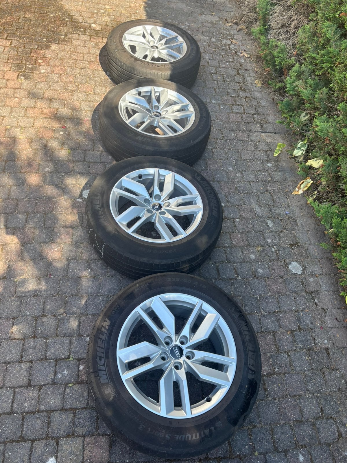 Originele Audi Q5 18” velgenset met Michelin zomerbanden, Ophalen, 18 inch, Banden en Velgen, 235 mm