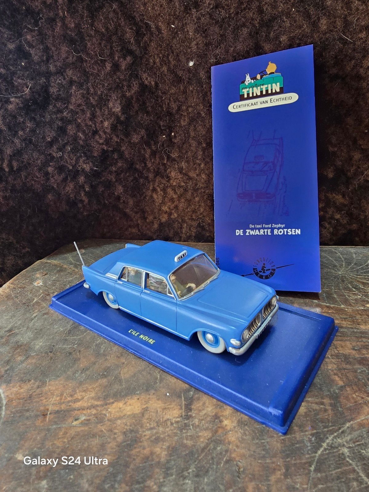 C22>Ford Zephyr) Kuifje De Zwarte Rotsen, Hobby en Vrije tijd, Modelauto's | 1:43, Ophalen of Verzenden