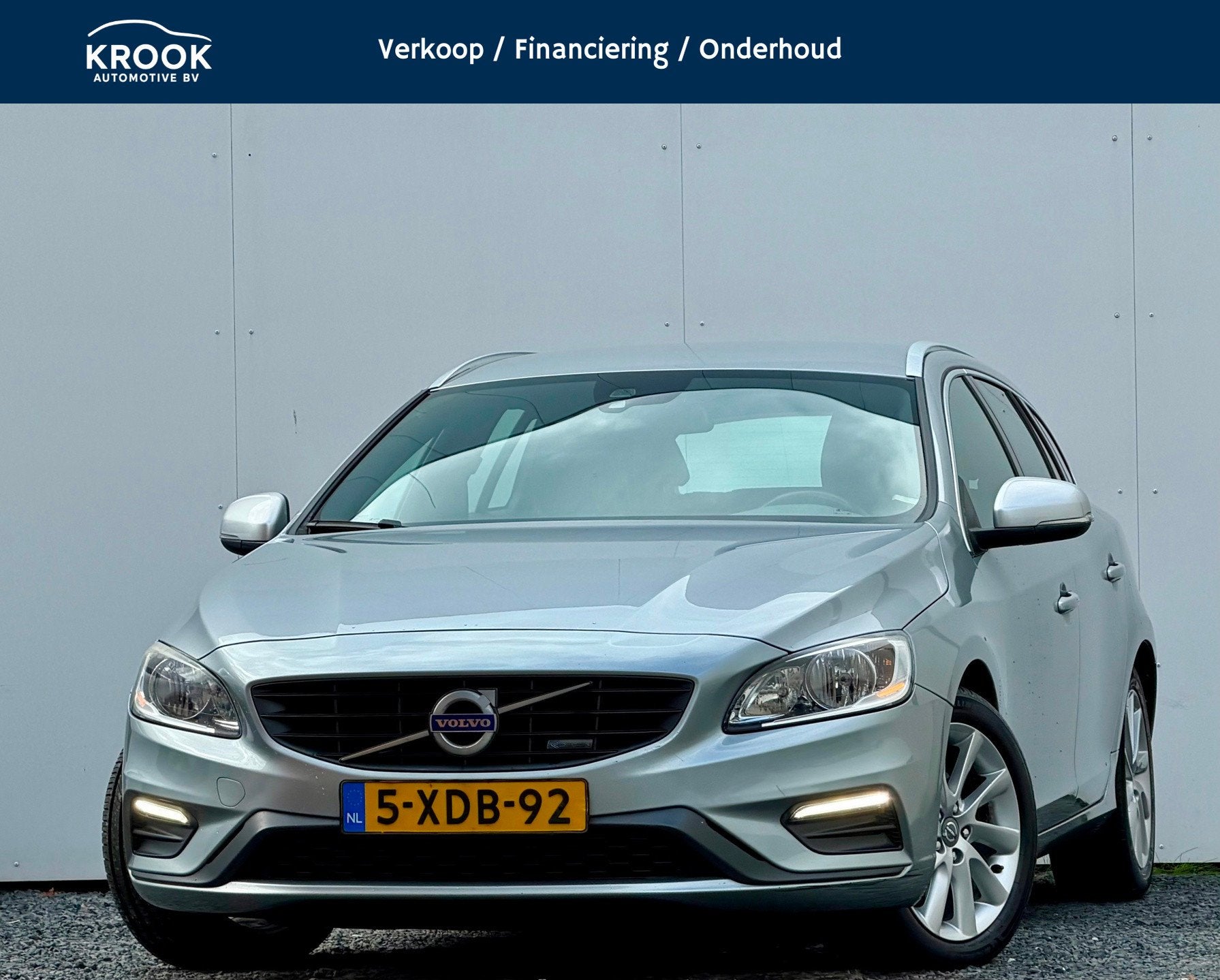 Volvo V60 2.0 D4 R-Design | 2014 |, Auto's, Voorwielaandrijving, Dealer onderhouden, 4 cilinders, Origineel Nederlands