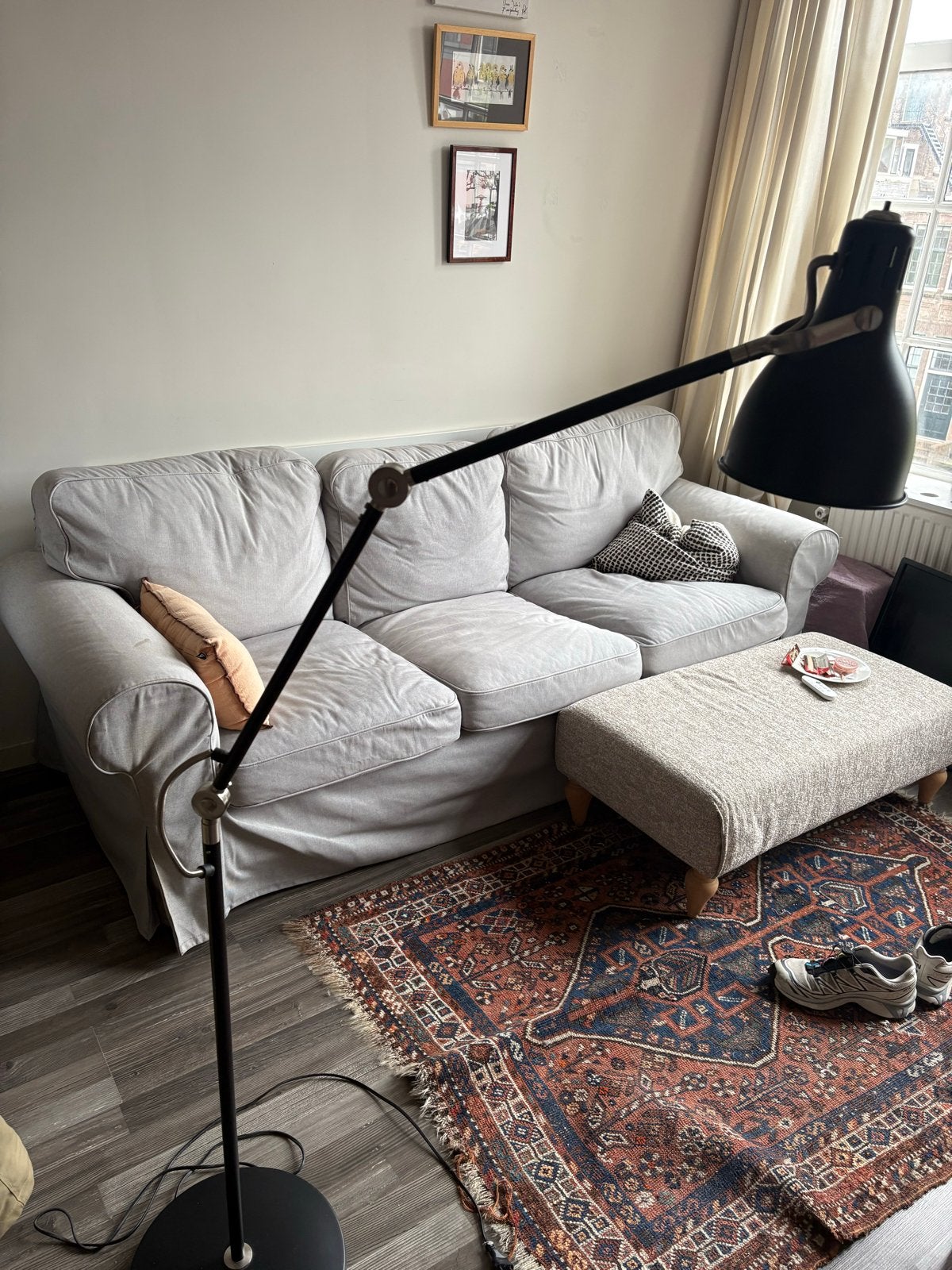 Grote zwarte vloerlamp met verstelbare arm, Huis en Inrichting, Lampen | Vloerlampen, Ophalen, Gebruikt, Metaal, 150 tot 200 cm