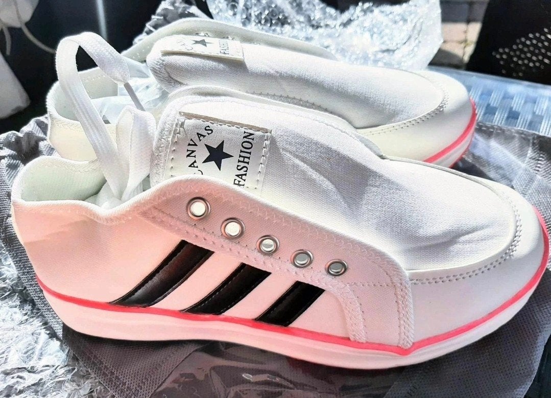 Witte Canvas dames Sneakers mt. 38 Nieuw, Ophalen of Verzenden, Nieuw, Overige typen, Overige merken