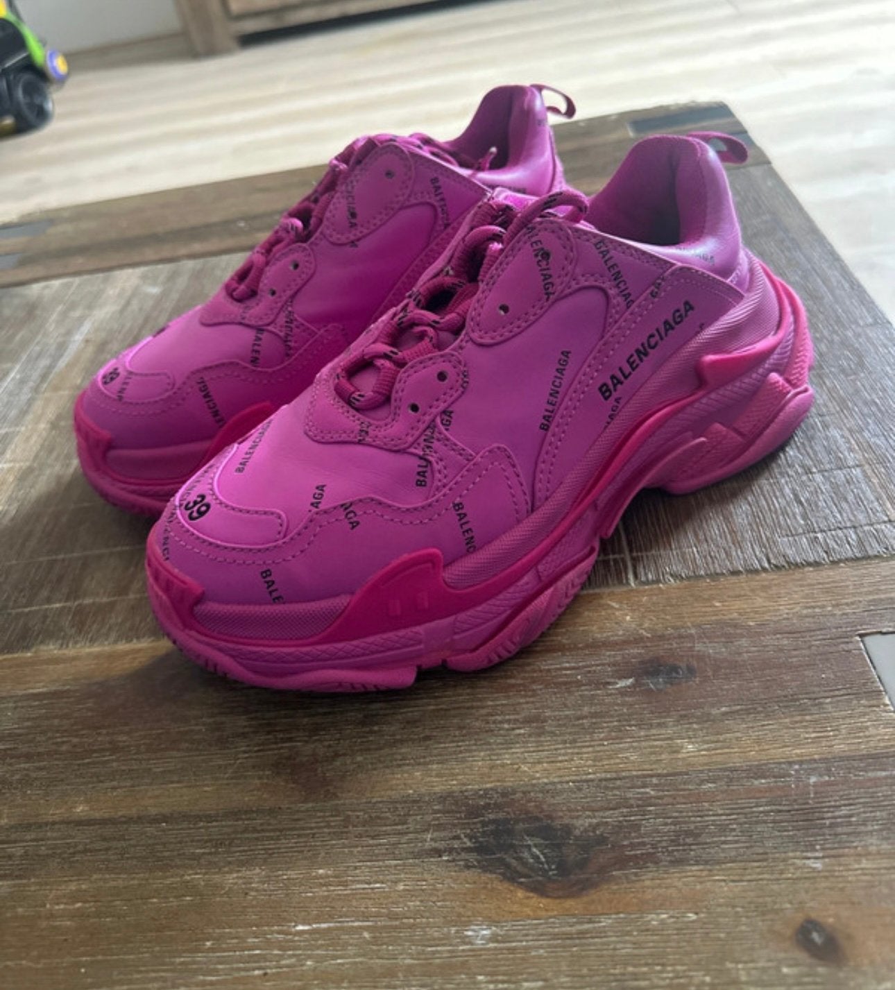 Balenciaga triple S pink, Kleding | Dames, Schoenen, Ophalen, Zo goed als nieuw, Roze, Sneakers of Gympen